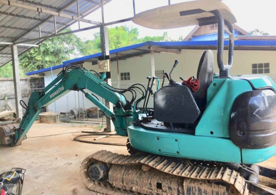 KOMATSU PC 35R พร้อมใช้งานได้เลยครับ เครื่องเดิมๆปั๊มเดิมทำงานเร็วไม่มีโหลด คอนโทรลง่ายใช้งานง่าย ช่วงล่างแน่นครับ ราคาต่อรองได้ครับ