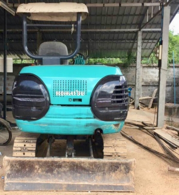 KOMATSU PC 35R พร้อมใช้งานได้เลยครับ เครื่องเดิมๆปั๊มเดิมทำงานเร็วไม่มีโหลด คอนโทรลง่ายใช้งานง่าย ช่วงล่างแน่นครับ ราคาต่อรองได้ครับ