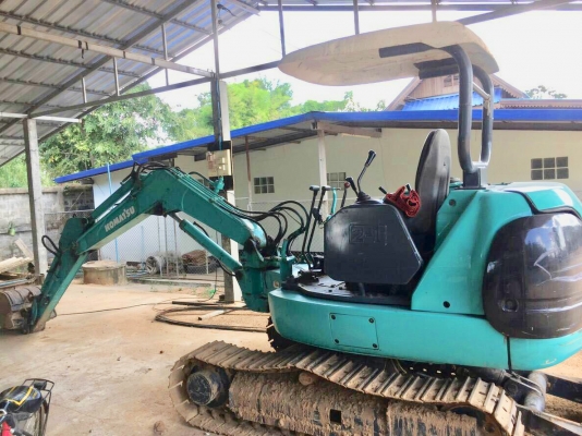 KOMATSU PC 35R พร้อมใช้งานได้เลยครับ เครื่องเดิมๆปั๊มเดิมทำงานเร็วไม่มีโหลด คอนโทรลง่ายใช้งานง่าย ช่วงล่างแน่นครับ ราคาต่อรองได้ครับ