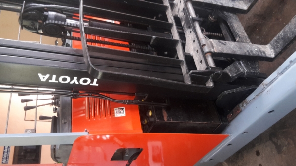 ขายรถไฟฟ้าขนาด1.5ตัน เสา5.5 เมตร รุ่น6