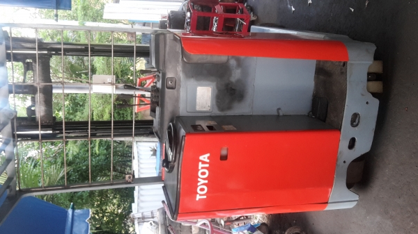 ขายรถไฟฟ้าขนาด1.5ตัน เสา5.5 เมตร รุ่น6