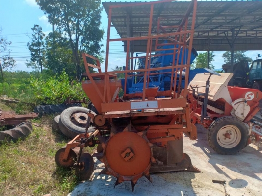 ขายเครื่องปลูกอ้อยรถไถฟอร์ด ครบชุดพร้อมใช้ ขายเครื่องปลูกอ้อยรถไถฟอร์ด ครบชุดพร้อมใช้
