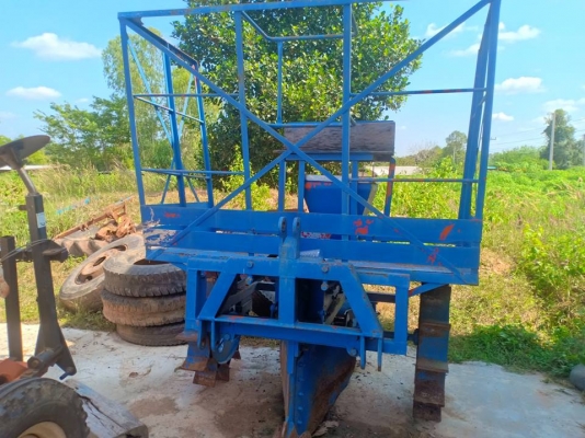 ขายเครื่องปลูกอ้อยรถไถฟอร์ด ครบชุดพร้อมใช้