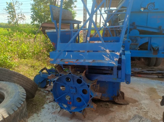 ขายเครื่องปลูกอ้อยรถไถฟอร์ด ครบชุดพร้อมใช้