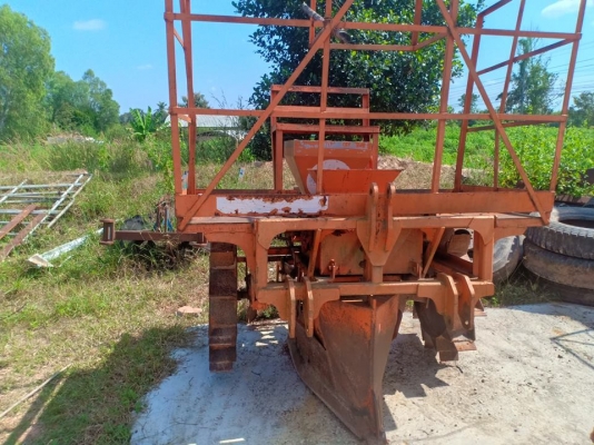 ขายเครื่องปลูกอ้อยรถไถ45-70แรง ขายเครื่องปลูกอ้อยรถไถ45-70แรง