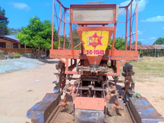 ขายเครื่องปลูกอ้อยรถไถ45-70แรง