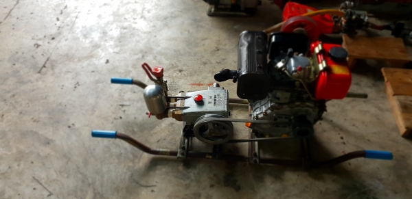 ชุดปั้มพ่นยา เครื่องยนต์ดีเซล yanmar l40 4 แรงม้าเพลาทด ประหยัดน้ำมันมาก  ปั้มพ่นยา sp350 6หุน รุ่นใหม่ล่าสุดปลอก ceramic ไม่ต้องอัดจาระบี ใช้อะไหล่ตัวเดียวกับมารูยาม่า