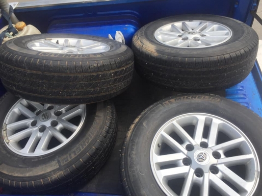 ล้อวีโก้17+ยาง265/65/17ปี13 ล้อดี ยางดอกตึบๆ ชุด5900บาท โทร.0879050181 จัดส่งได้ทั่วไทยคับ