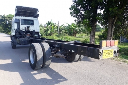 ขายครับ อีสุ เดก้า 6ล้อ เครื่อง200 แรง ปี48 ยุโร 2 หัวชัชชี. ยาว 7.2 ม. สวยเดิม ราคา 680,000 สนใจ 089-5367218 081-4252943