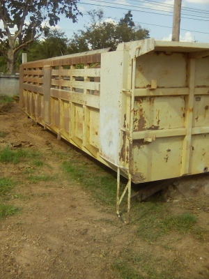 กระบะท้องเรือสามมิตร