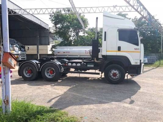 Isuzu 360 แรง ธันวา 57 สิบล้อหัวลาก สวยเดิมทุกชิ้น ยางเต็ม ไมล์สองแสนปลายๆ ทะเบียนพร้อม เครดิตดีใช้เงินดาว์นน้อย