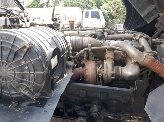 Isuzu 360 แรง ธันวา 57 สิบล้อหัวลาก สวยเดิมทุกชิ้น ยางเต็ม ไมล์สองแสนปลายๆ ทะเบียนพร้อม เครดิตดีใช้เงินดาว์นน้อย