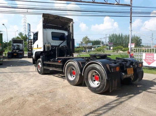 Isuzu 360 แรง ธันวา 57 สิบล้อหัวลาก สวยเดิมทุกชิ้น ยางเต็ม ไมล์สองแสนปลายๆ ทะเบียนพร้อม เครดิตดีใช้เงินดาว์นน้อย