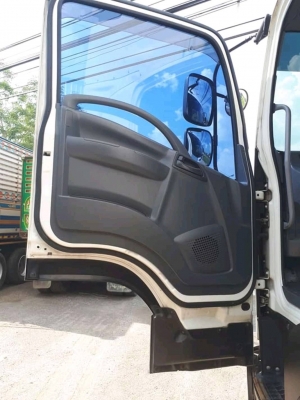 Isuzu 360 แรง ธันวา 57 สิบล้อหัวลาก สวยเดิมทุกชิ้น ยางเต็ม ไมล์สองแสนปลายๆ ทะเบียนพร้อม เครดิตดีใช้เงินดาว์นน้อย