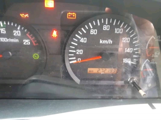 Isuzu 360 แรง ธันวา 57 สิบล้อหัวลาก สวยเดิมทุกชิ้น ยางเต็ม ไมล์สองแสนปลายๆ ทะเบียนพร้อม เครดิตดีใช้เงินดาว์นน้อย