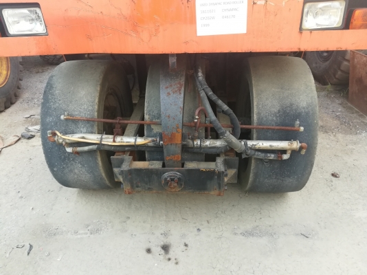 ขายรถบด 7 ล้อยางเก่านอก DYNAPAC CP202W สนใจโทร 061-4194021 ภู