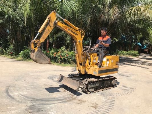 ขายแบคโฮMITSUBISHI MS010 เครื่อง3สูบ(ขนขึ้นกระบะได้) เดิมจากญี่ปุ่น ทำงานสมบูรณ์ทุกระบบ รับรองไม่ผิดหวัง 135,000 เท่านั้น!!