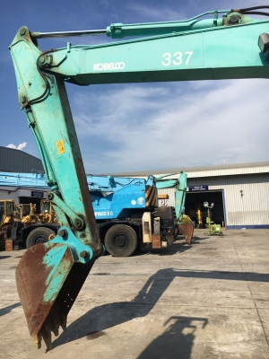 Kobelco SK135SR-1ES รถขุดนำเข้าจากญี่ปุ่น โทร. 080-6565422 (หนิง)