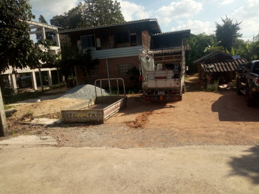 tractor-backhoe จัดส่ง กระบะ รถบรรทุกสี่ล้อกลาง ถึงมือลูกค้าชลบุรี เรียบร้อยแล้วครับ ขอบคุณมากครับ