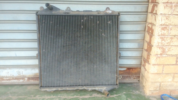 หม้อน้ำเสริม รถตู้ HIACE