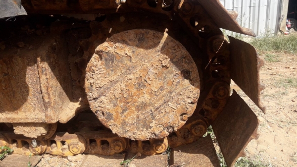 HITACHI EX 200-2 บอดี้สวยเดิมๆพร้อมใช้งานได้เลย เอกสารเล่มทะเบียนครบ ช่วงล่างเเน่น โซ่ใบสภาพเต็มดีประมาณ 70\% พร้อมใช้งาน