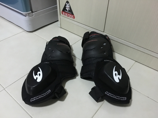 ขายการ์ดเข่า KOMINE RACING PLUS