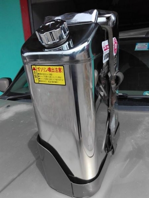 ถังน้ำมันสแตนเลส 20 ลิตรญี่ปุ่น ใหม่สวยๆๆไม่ต้องกลัวสนิม ไม่รวมฐาน