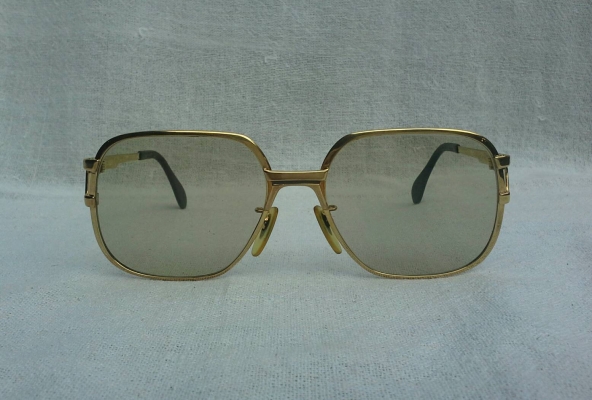 แว่นตาเยอรมันตะวันตก ยุค '60s 'กรอบทอง KGP สีน้ำผึ้ง' อะร้าอร่าม ! หายาก ! โคตรเลนส์ก แว่นตาเยอรมันตะวันตก ยุค '60s 'กรอบทอง KGP สีน้ำผึ้ง' อะร้าอร่าม ! หายาก ! โคตรเลนส์ก