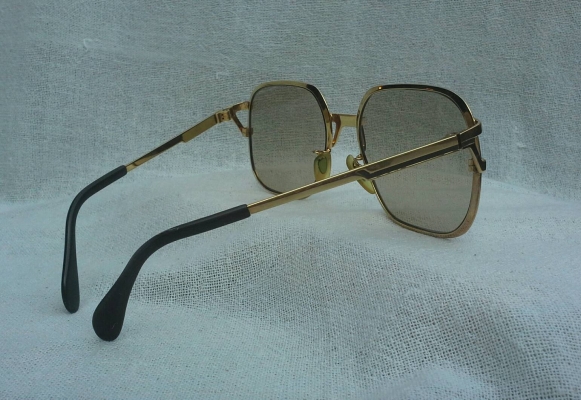 แว่นตาเยอรมันตะวันตก ยุค '60s 'กรอบทอง KGP สีน้ำผึ้ง' อะร้าอร่าม ! หายาก ! โคตรเลนส์ก แว่นตาเยอรมันตะวันตก ยุค '60s 'กรอบทอง KGP สีน้ำผึ้ง' อะร้าอร่าม ! หายาก ! โคตรเลนส์ก