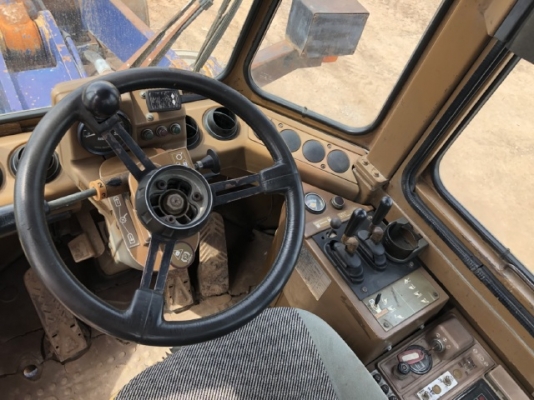 ขายรถตักล้อยาง CAT 936F นำเข้าเองจากญี่ปุ่น สภาพสวยพร้อมใช้ มีVDOการทำงานครับ ขายรถตักล้อยาง CAT 936F นำเข้าเองจากญี่ปุ่น สภาพสวยพร้อมใช้ มีVDOการทำงานครับ