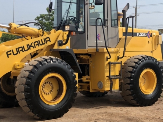 ขายรถตักล้อยาง FURUKAWA FL335-3 (TCM L27-3) ปี 2006 นำเข้าเองจากญี่ปุ่น สภาพสวยพร้อมใช้ มีVDOการทำงานครับ
