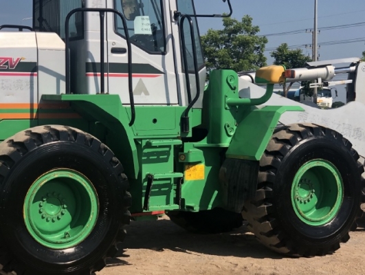 ขายรถตักล้อยาง KAWASAKI 65ZV-2 ปี 2012 (เทียบเท่า WA320) นำเข้าเองจากญี่ปุ่น สภาพสวยพร้อมใช้ มีVDOการทำงานครับ ขายรถตักล้อยาง KAWASAKI 65ZV-2 ปี 2012 (เทียบเท่า WA320) นำเข้าเองจากญี่ปุ่น สภาพสวยพร้อมใช้ มีVDOการทำงานครับ