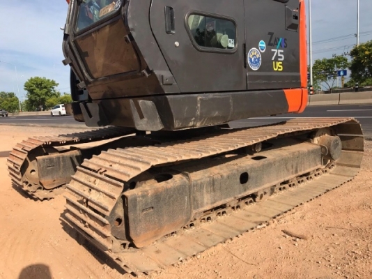ขายรถขุด HITACHI ZX75US-3 ปี 2010 นำเข้าเองจากญี่ปุ่น สภาพสวยพร้อมใช้ มีVDOการทำงานครับ
