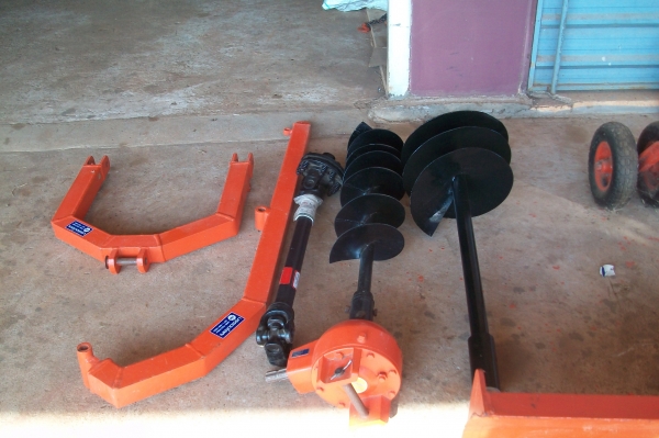 ขายหัวเจาะหลุมติดรถไถนั่งขับ