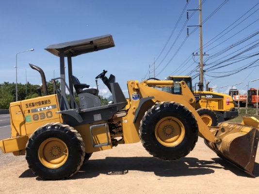 ขายรถตักล้อยาง TCM E830 (เท่าเทียบ WA100) นำเข้าเองจากญี่ปุ่น สภาพสวยพร้อมใช้ มีVDOการทำงานครับ