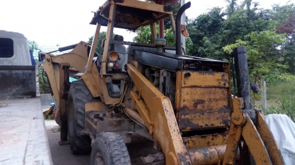 ขายรถตักหน้าขุดหลัง CAT