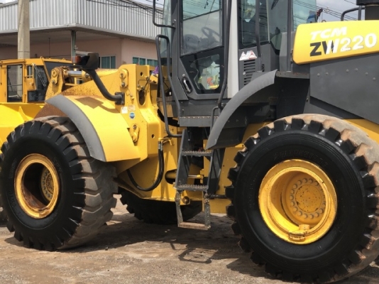 ขายรถตักล้อยาง HITACHI ZW220 (เทียบเท่า WA380-6) นำเข้าเองจากญี่ปุ่น สภาพสวยพร้อมใช้ มีVDOการทำงานครับ ขายรถตักล้อยาง HITACHI ZW220 (เทียบเท่า WA380-6) นำเข้าเองจากญี่ปุ่น สภาพสวยพร้อมใช้ มีVDOการทำงานครับ