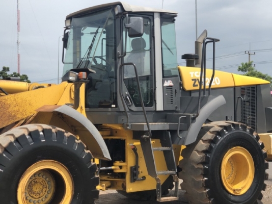 ขายรถตักล้อยาง HITACHI ZW220 (เทียบเท่า WA380-6) นำเข้าเองจากญี่ปุ่น สภาพสวยพร้อมใช้ มีVDOการทำงานครับ ขายรถตักล้อยาง HITACHI ZW220 (เทียบเท่า WA380-6) นำเข้าเองจากญี่ปุ่น สภาพสวยพร้อมใช้ มีVDOการทำงานครับ