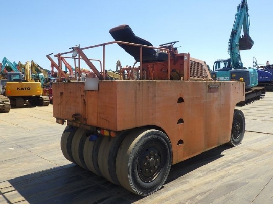 ขายรถบด 9 ล้อ KAWASAKI KR20C นำเข้าเองจากญี่ปุ่น สภาพสวยพร้อมใช้ ถึงเร็วๆนี้ครับ