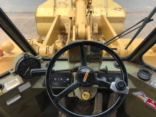 ขายรถตักล้อยาง CAT 936Z (4,XXX ชั่วโมง) นำเข้าเองจากญี่ปุ่น สภาพสวยพร้อมใช้ มีVDOการทำงานครับ ขายรถตักล้อยาง CAT 936Z (4,XXX ชั่วโมง) นำเข้าเองจากญี่ปุ่น สภาพสวยพร้อมใช้ มีVDOการทำงานครับ