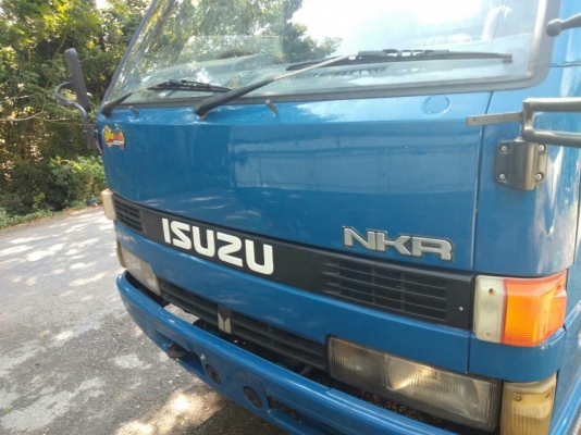 NKR55EU5 เครืองยนต์4BC2/100แรงม้าฝาดำ ปั้มดีเซลเป็นปั้มแถว พวงมาลัยธรรมดา มีระบบแอร์ กระบะสเตนเลสทั้