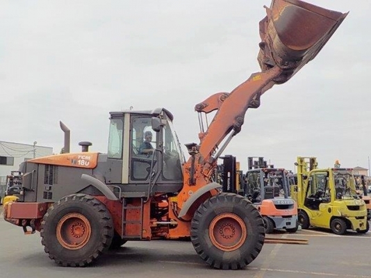 ขายรถตักล้อยาง HITACHI ZW180 (เทียบเท่า WA320) นำเข้าเองจากญี่ปุ่น สภาพสวยพร้อมใช้ ถึงเร็วๆนี้ครับ