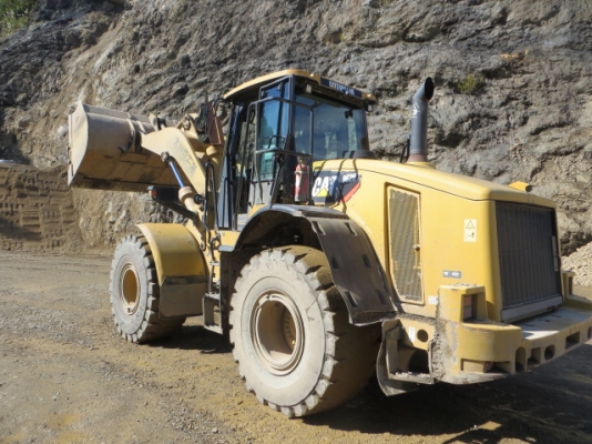 ขายรถตักล้อยาง CAT 962H ปี 2011 นำเข้าเองจากญี่ปุ่น สภาพสวยพร้อมใช้ ถึงเร็วๆนี้ครับ