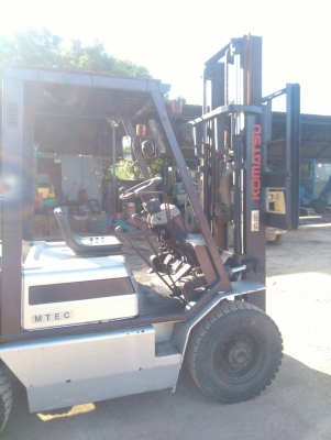 รถฟอร์คลิฟต์ KOMATSU FG20-11 รถเก่านอกนำเข้า ยังไม่เคยใช้งานในไทย ยก 2 ตัน รถสภาพดี ยางดี พร้อมใช้งาน มีเอกสารใบอินวอยซ์ มี VDO การทำงานให้ชม