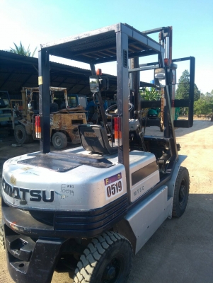 รถฟอร์คลิฟต์ KOMATSU FG20-11 รถเก่านอกนำเข้า ยังไม่เคยใช้งานในไทย ยก 2 ตัน รถสภาพดี ยางดี พร้อมใช้งาน มีเอกสารใบอินวอยซ์ มี VDO การทำงานให้ชม