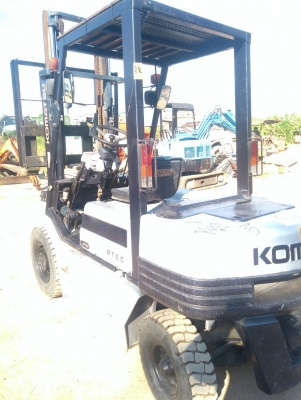 รถฟอร์คลิฟต์ KOMATSU FG20-11 รถเก่านอกนำเข้า ยังไม่เคยใช้งานในไทย ยก 2 ตัน รถสภาพดี ยางดี พร้อมใช้งาน มีเอกสารใบอินวอยซ์ มี VDO การทำงานให้ชม