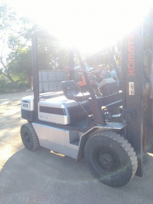 รถฟอร์คลิฟต์ KOMATSU FG20-11 รถเก่านอกนำเข้า ยังไม่เคยใช้งานในไทย ยก 2 ตัน รถสภาพดี ยางดี พร้อมใช้งาน มีเอกสารใบอินวอยซ์ มี VDO การทำงานให้ชม