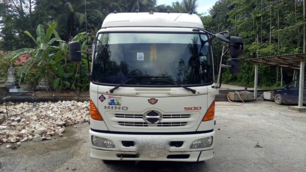 รถฮีโน่ 6 ล้อดั้ม FC9J 175 แรงม้า. ปี 54. , ( รถวิ่ง 2xx,xxx กม. ) สนใจติดต่อ 081 - 6079515 รถฮีโน่ 6 ล้อดั้ม FC9J 175 แรงม้า. ปี 54. , ( รถวิ่ง 2xx,xxx กม. ) สนใจติดต่อ 081 - 6079515