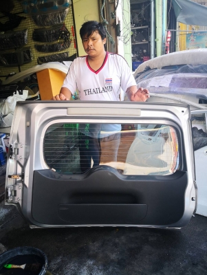 ขายฝาปิดท้าย NISSAN CUBE