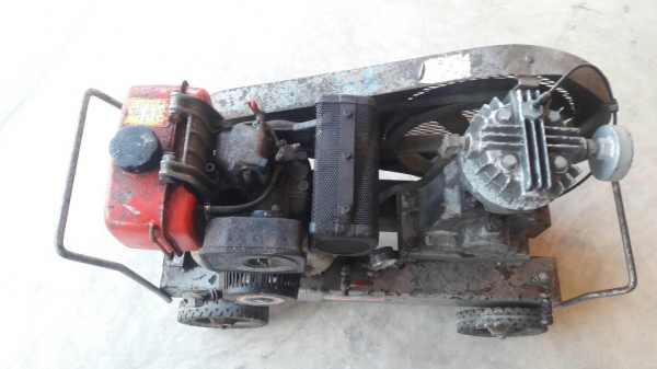 ปั้มลมสนามเครื่องดีเซล พร้อมใช้ มาจากญี่ปุ่น